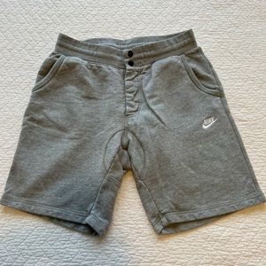 Nike Shorts - Grey / Casual